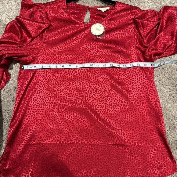 Red leopard silky blouse. Ruffle sleeves. Gorgeous! Size small runs bigger - Picture 8 of 12